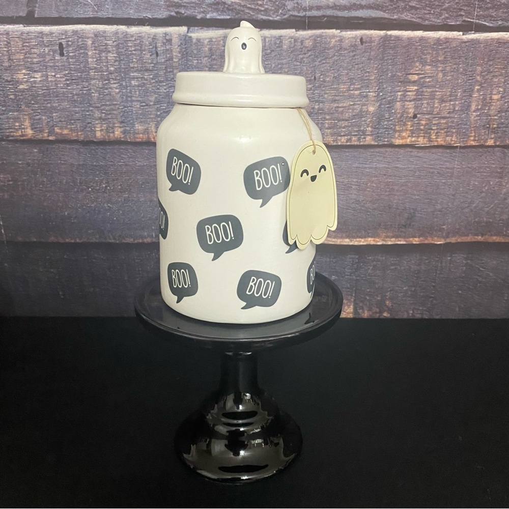 10 Strawberry Street Ghost-Themed Ceramic Jar with Lid